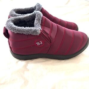 NWOT Boojoy Winter boots burgundy Waterproof slip on SZ 7.5